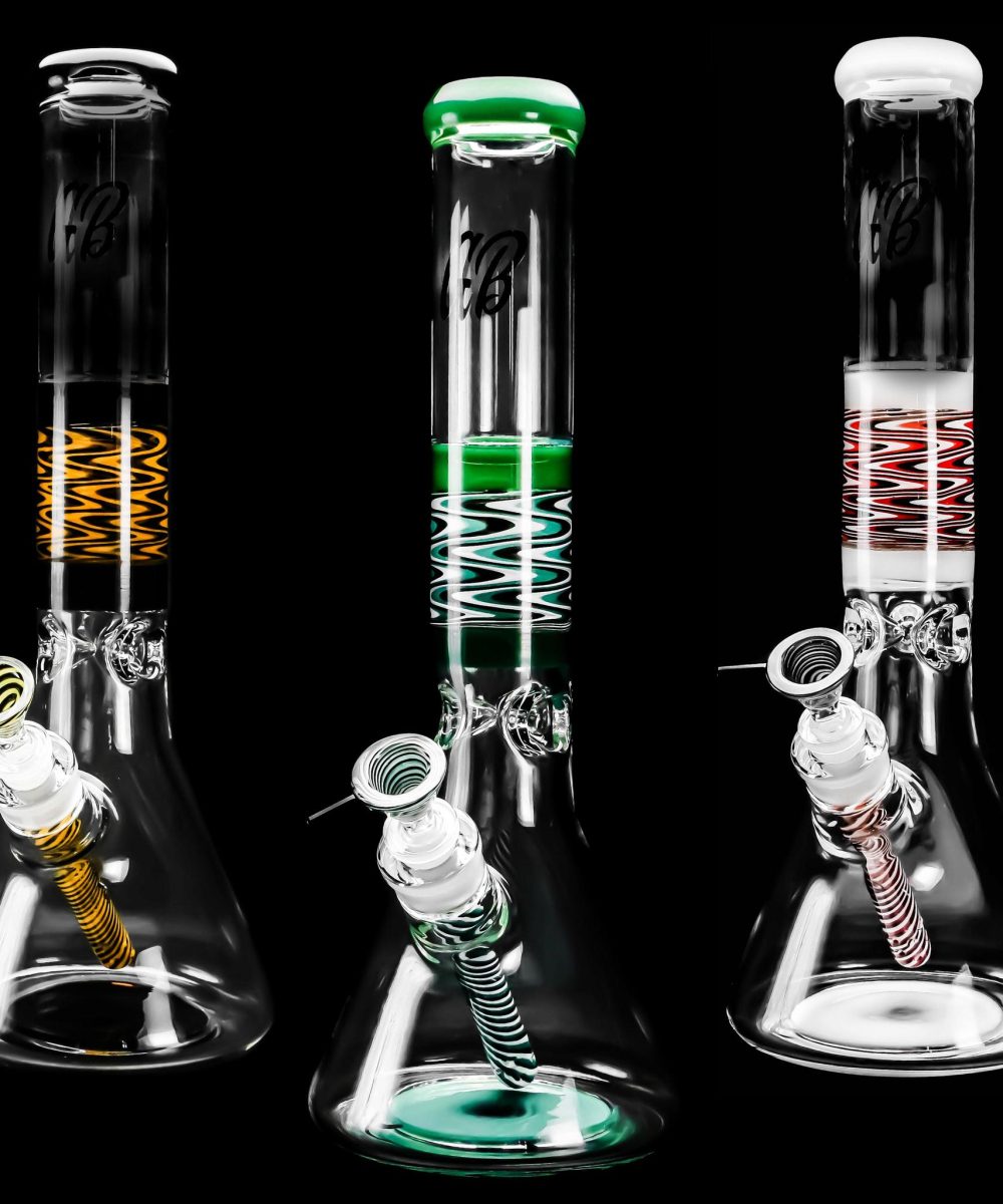 GREEN BEAR: 14" WIG WAG SECTION BEAKER