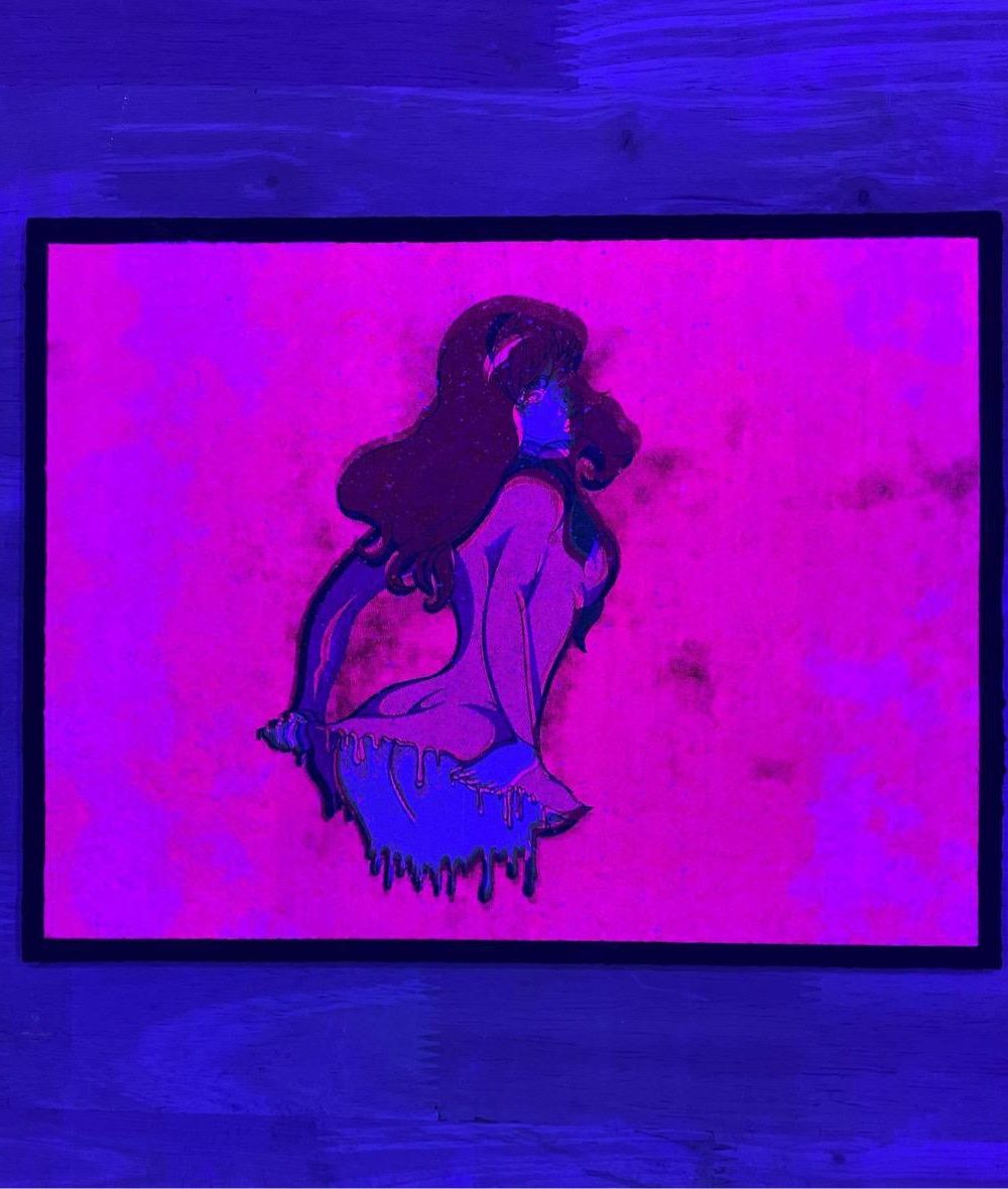 SCOOBY'S SMOKE SHOP: 10" PINK UV DAPHNE SQUARE