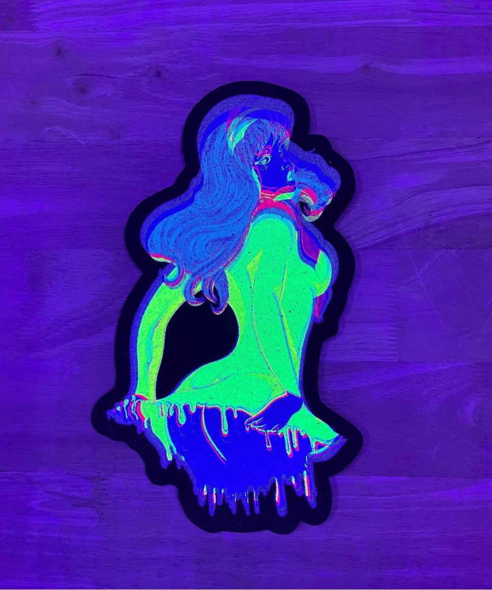 SCOOBY'S SMOKE SHOP: 8" DYE CUT UV DAPHNE
