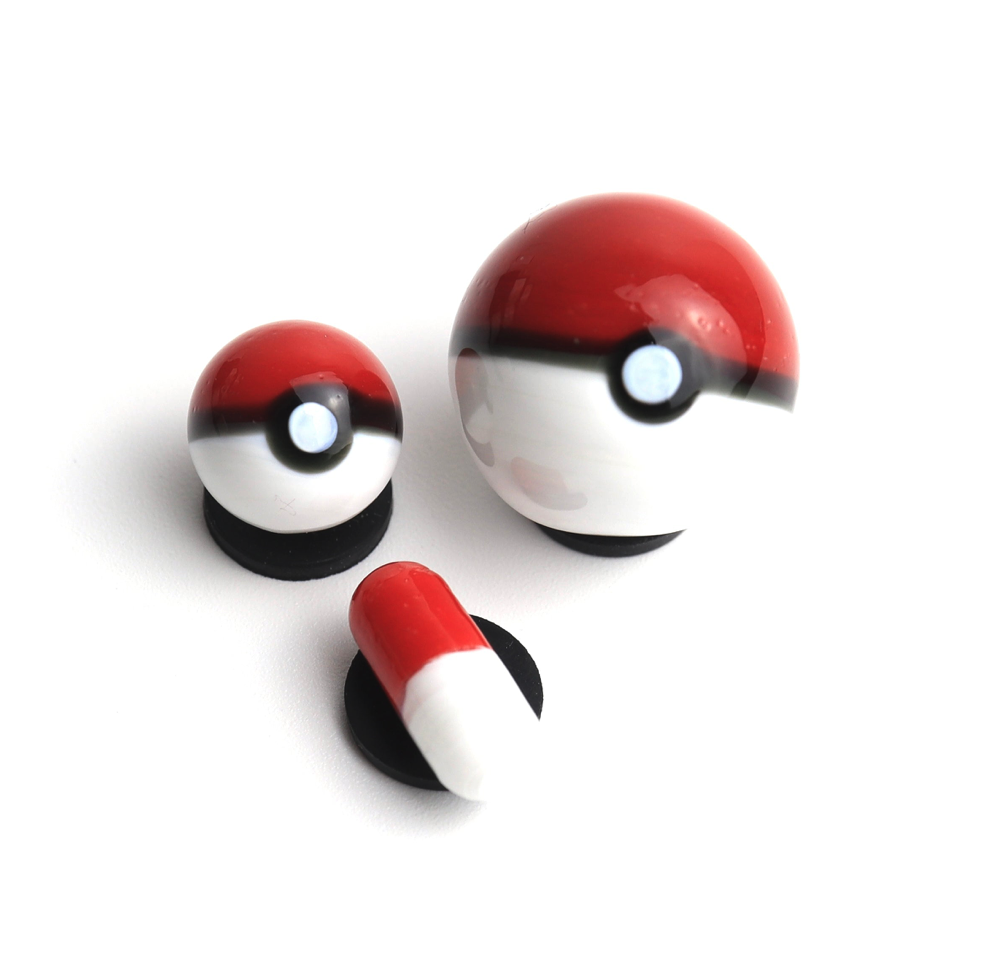 Alternative view of RUBY PEARL CO: POKEBALL SLURPER SET
