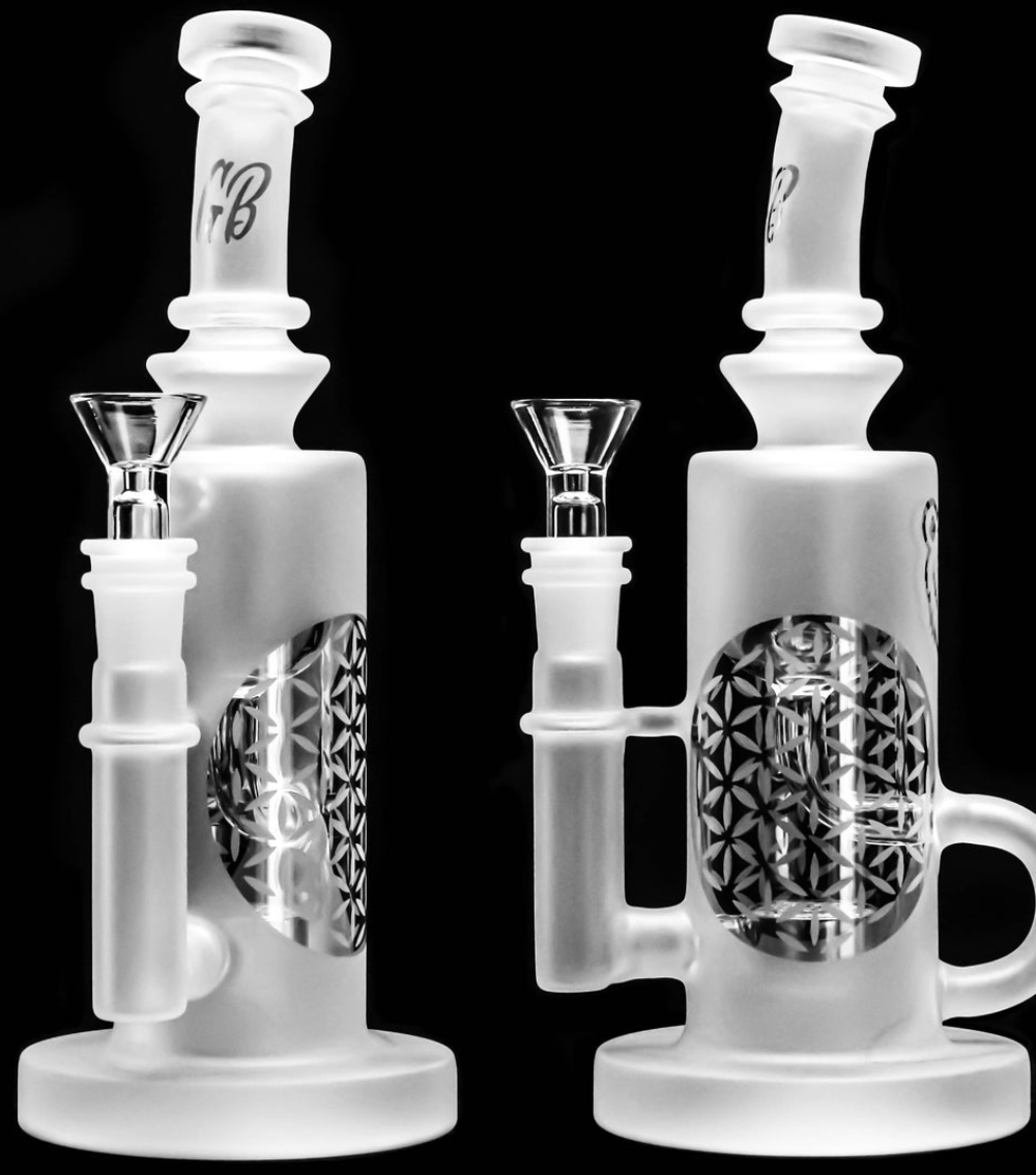 GREEN BEAR GLASS: 9" SAND BLASTED INCYCLER