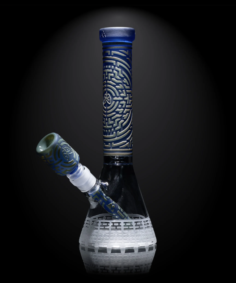 MILKY WAY GLASS: LIGHT BLUE FRIT OXIDATE 11" BEAKER