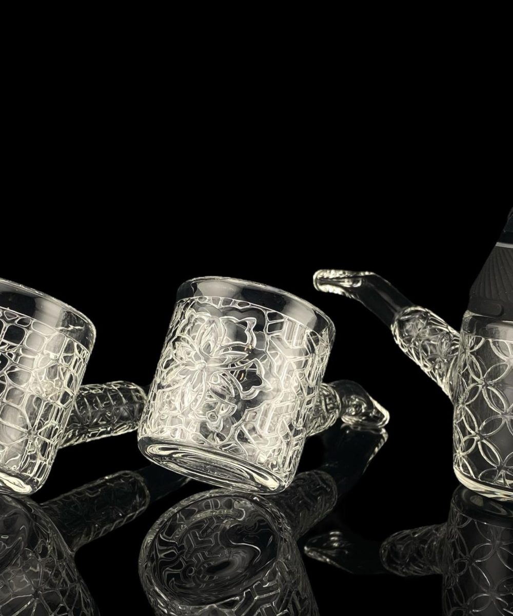 AVANT-GARDE ART GLASS: ENGRAVED LAYBACK PUFFCO PROXY ATTACHMENT