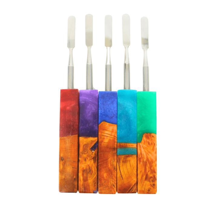 Alternative view of ROOTS GLASS: WOODEN RESIN DAB TOOL