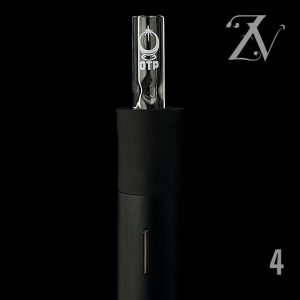 #4 WHITE LOGO PIVOT SIPPER