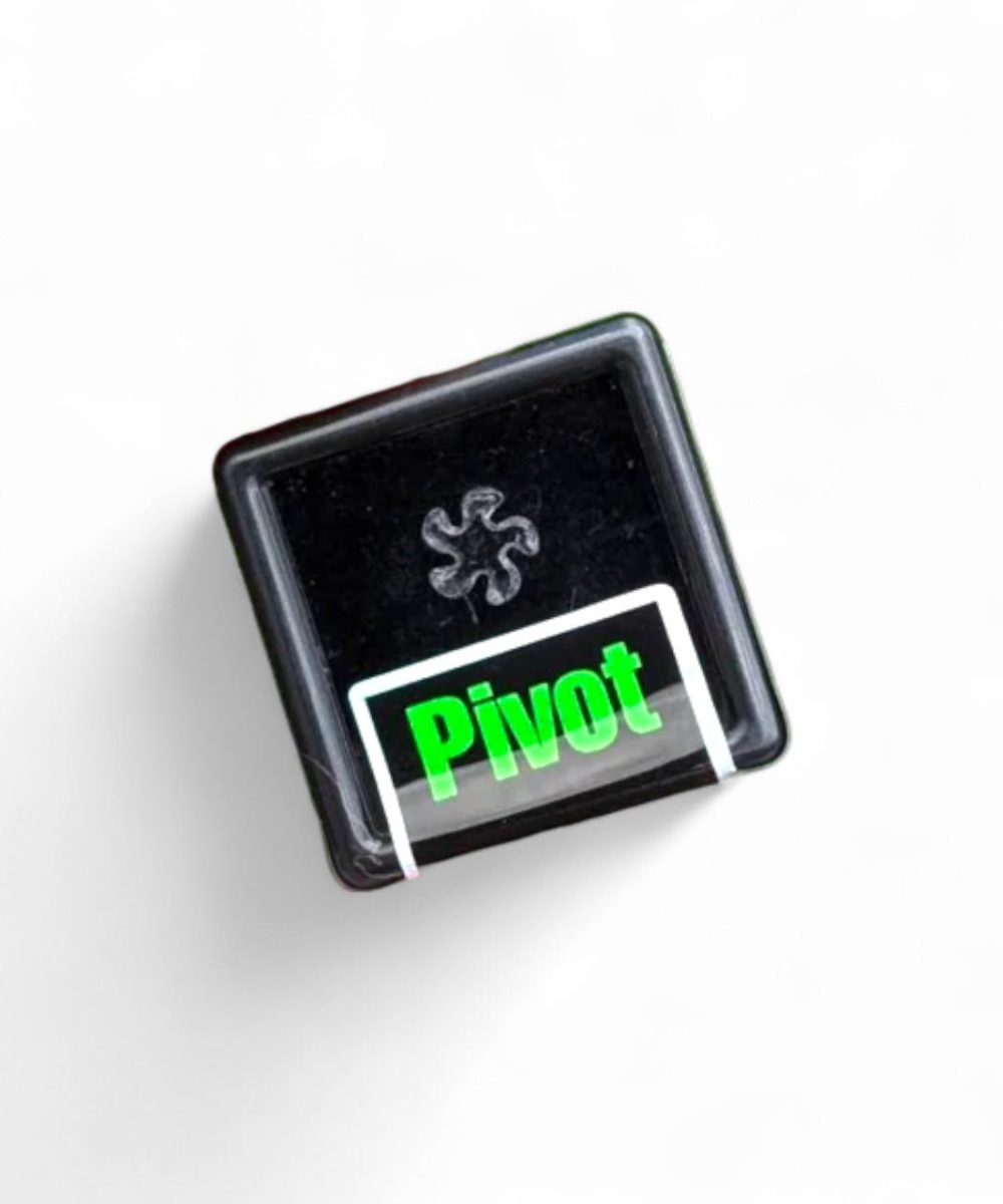 BLACK MARKET GLASS: PIVOT QUARTZ FLAKES