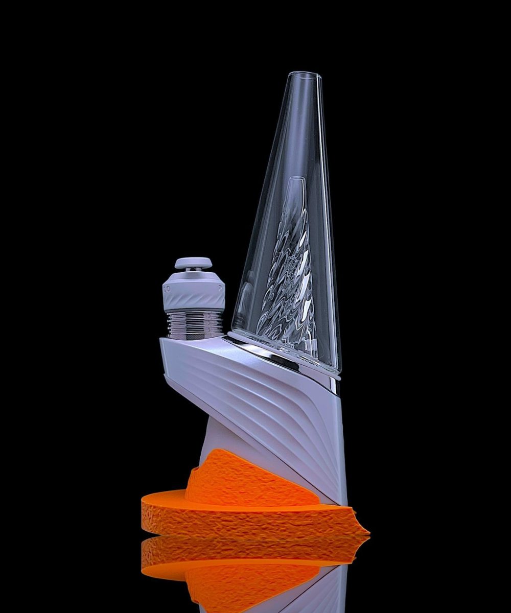 Alternative view of TOM FINN GLASS: LANDING PAD PUFFCO PEAK PRO STABILIZING BASE